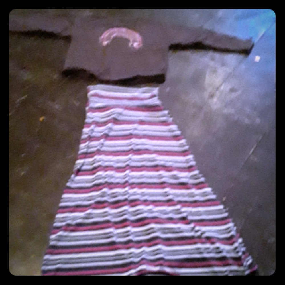 Long skirt and a sweatshirt